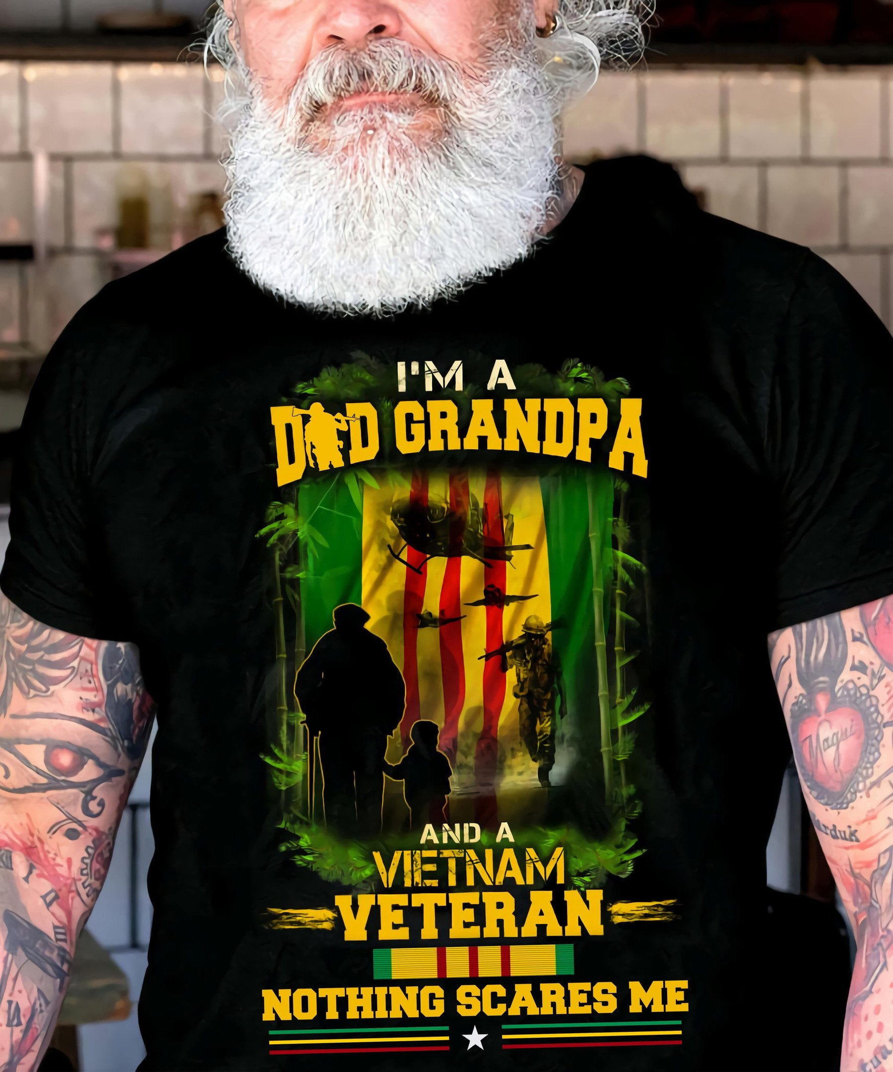 Being A Dad Grandpa And A Vietnam Veteran T-shirt TVN041102
